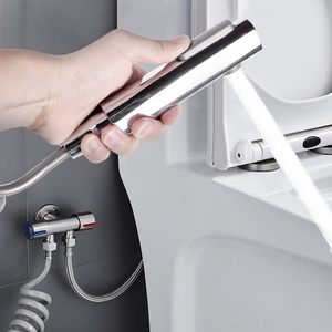 Pommeau de douche bidet mural moderne avec jet vertical et débit contrôlé - Product Image 2
