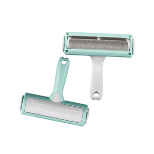 Cepillo de depilación de un clic para gatos y perros Dispositivo de depilación de mascotas Reutilizable para eliminar el pelo de gatos de las alfombras - Product Image 4