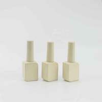 Bouteille de vernis à ongles en verre de petite capacité avec logo privé personnalisé PROPRE couleur Bouchon de vente directe d'usine avec type d'étanchéité à la brosse