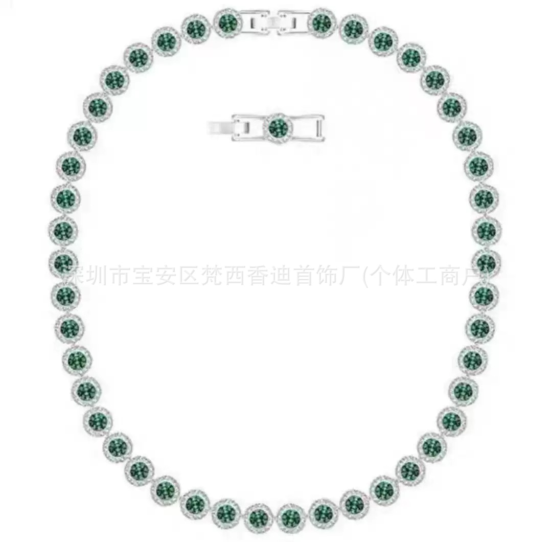Green crystal roman platinum necklace