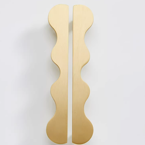 Poignée longue en laiton massif pour armoire, design ondulé linéaire continu, barre de quincaillerie de luxe pour placards, commodes et tiroirs - Product Image 3