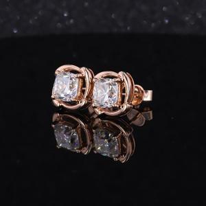 Boucles d'oreilles élégantes en diamants de qualité supérieure, argent sterling 925, bijoux de luxe de créateur, mode élégante pour femmes, à porter tous les jours - Product Image 3
