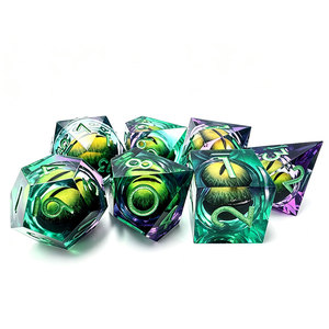 Juego de dados de 7 piezas con núcleo líquido de resina en degradado morado y verde, con borde afilado, ojo de dragón flotante y números verdes para D&D COC RPG - Product Image 5