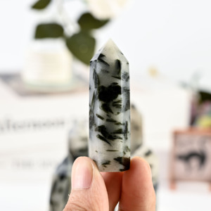 Tour de cristal naturel en gros : Pointe de quartz tourmaline noire, pierre précieuse en vrac pour l'artisanat et la décoration intérieure - Product Image 6