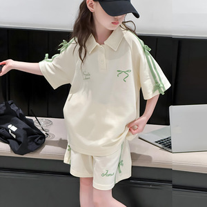 Ensemble d'été 2 pièces pour adolescente 2026 : Polo beige et short avec nœuds gris - Product Image 1