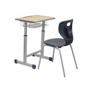 Tables et chaises réglables en bois pour enfants de maternelle et d'école primaire - Product Image 2
