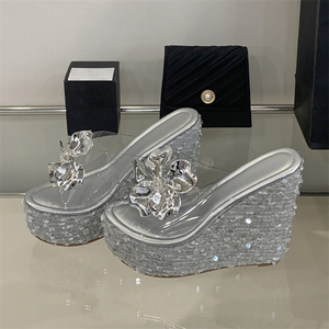 Sandales compensées confortables pour femmes 2025, à talons hauts, ornées de cristaux argentés et de paillettes, avec semelle intérieure en PU et bout ouvert, style mule, en maille, tendance mode - Product Image 2
