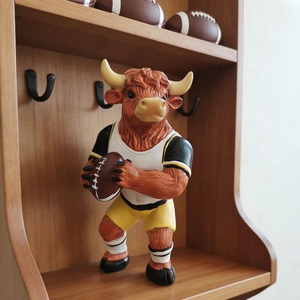 Statue de taureau de rugby des Highlands en résine, ornement sportif, idéale pour la décoration d'espaces masculins, cadeau pour les fans de rugby - Product Image 6