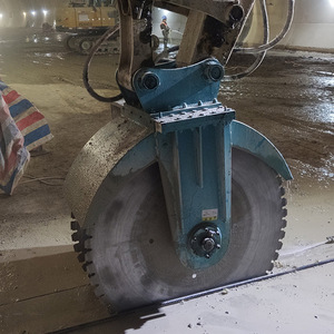 Scie à roche pour excavatrice, lame circulaire montée de 10 tonnes pour travaux de construction intensifs - Product Image 1