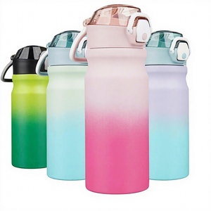 Botella de Agua de Acero Inoxidable Aislada de Doble Pared de 18 oz, Libre de BPA, para Mantener Frío por 24 Horas, Tapa Abatible con Bloqueo, Silicona Suave - Product Image 1