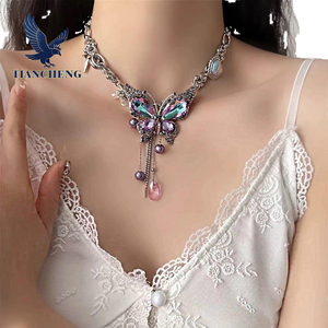 قلادة فراشة معقدة التصميم بلون اللافندر مع سلسلة قابلة للتعديل، مجوهرات قوطية عتيقة، هدية للنساء، قلادة أنيقة - Product Image 4