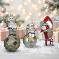 Ornamen Figur Astronot Roket Merah Perak Bentuk Luar Angkasa untuk Dekorasi Gantungan Pohon Natal