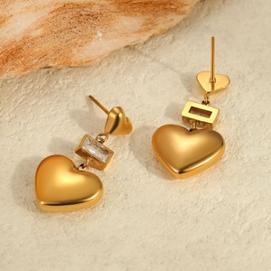 Boucles d'oreilles pendantes à double cœur de conception de niche européenne et américaine, élégantes en acier inoxydable et zircon, tendance, mode, simples et originales - Product Image 2