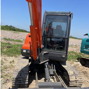 Excavadora Usada a Bajo Precio, DX60 DX60D en Venta, Original de Corea, de Segunda Mano, Hidráulica, DOOSAN 60 en Venta, Roja, en Buenas Condiciones - Product Image 6
