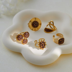 แหวนลายเสือดาว - ดีไซน์โดดเด่น หรูหรา ใช้งานได้หลากหลาย ไม่เสื่อมสภาพ - แหวนชุบทอง 18K สำหรับผู้หญิง - Product Image 2