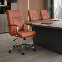 Chaise de bureau de direction ergonomique de luxe en PU avec accoudoirs chromés, base chromée, hauteur réglable, pivotante et roulettes en caoutchouc silencieuses