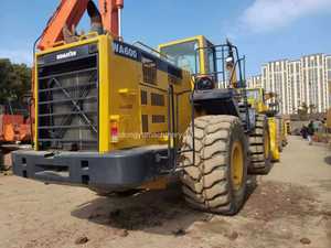 Chargeuse sur pneus Komatsu WA600 d'origine à vendre. Chargeur frontal de grande taille fabriqué au Japon, d'occasion et abordable. - Product Image 2