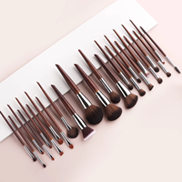Ensemble de 28 pinceaux de maquillage de haute qualité avec manche en bois naturel et poils en nylon, plusieurs tailles, comprend une gamme complète d'outils pour les fards à paupières