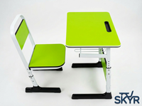 Bureau d'étudiant individuel en bois au design moderne avec hauteur réglable, caractéristiques de conception durables et personnalisables pour une utilisation scolaire et commerciale