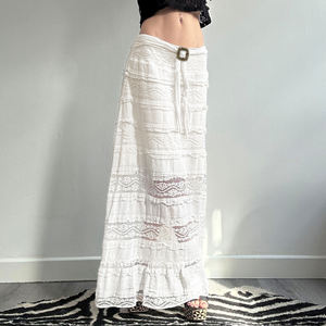 กระโปรงแม็กซี่ผ้าลูกไม้ปะติดปะต่อสไตล์โบฮีเมียนสำหรับวันหยุดพักผ่อน ตกแต่งด้วยกระดุมและผ้าตาข่ายเนื้อนุ่ม สีพื้น เรียบหรูสำหรับผู้หญิง - Product Image 3