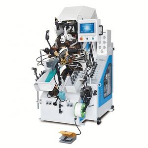 Machine hydraulique pour la fabrication de chaussures, pour le façonnage des embouts dans les usines de chaussures - Product Image 1