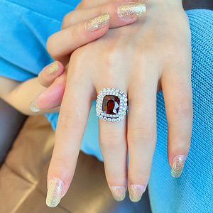 Anello di Lusso Q923 per Donna con Diamante Taglio Cushion, Diamante Naturale Placcato in Oro 18K, Gioiello di Moda con Pietra Pregiata - Product Image 6