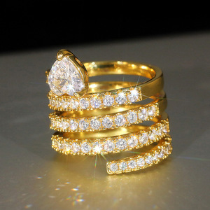 Anello da Donna T0623 in Oro Massiccio 18K con Diamante Naturale Taglio a Pera, Anello di Fidanzamento con Pietre Laterali Colore G - Product Image 2