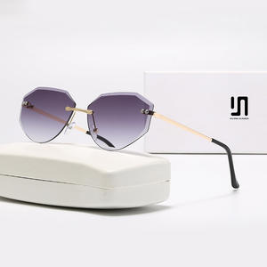 Nouvelles Lunettes de Soleil Femme Sans Monture Forme Diamant UV400 Métal Léger Verres PC Monture Noire Type 3 Pare-Soleil - Product Image 3