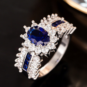 Anello con Design Ovale Floreale, Stile Elegante, Anello da Dito per Donne - Product Image 2