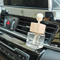 Nouvel Arrivage – Diffuseur de Parfum Rechargeable Carré en Verre pour Voiture avec Bouchon à Vis et Sérigraphie, pour Bâtonnets Diffuseurs