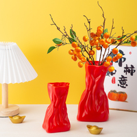 Vase décoratif Yicai au design moderne et personnalisable, en plastique résistant aux chocs, capable de contenir de l'eau pour fleurs fraîches
