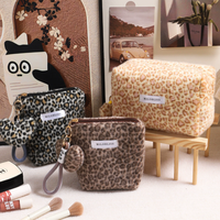 Trousse de Maquillage de Voyage Souple en Polyester à Fermeture Éclair, Motif Léopard, en Fausse Fourrure de Lapin, pour Femmes, Collection 2026