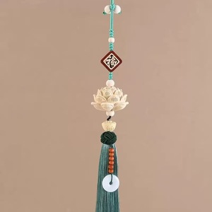 จี้รูปดอกบัวสไตล์จีนพร้อมตัวอักษรฟู่ ของตกแต่งภายในรถยนต์ - Product Image 3