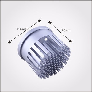 Disipador de calor de aluminio con luz de techo LED plateado personalizado de 40x40mm, disipador térmico 30 anodizado IP68 15-18W, patrón cuadrado de <span class=keywords><strong>forja</strong></span> en frío personalizado - Product Image 4