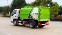 Camion à ordures compacteur à chargement latéral diesel manuel Foton 4x2 de haute qualité pour l'élimination des déchets municipaux