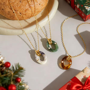 สร้อยคอจี้เรซิ่นรูปไข่ สแตนเลสสตีลกันน้ำ สไตล์มินิมอล ของขวัญสำหรับเธอ เหมาะกับทุกชุด - Product Image 5