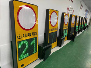 Cartelli Digitali Personalizzabili a 3 Display per Limite <span class=keywords><strong>di</strong></span> <span class=keywords><strong>Velocità</strong></span>, Alimentati a Energia Solare, con <span class=keywords><strong>Rilevatore</strong></span> Radar e Telecamera - Product Image 5