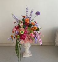 Centre de table rose vif d'été, fleurs vertes suspendues pour allée, Calla Lily Real Touch, chemin de table floral pour allée, Amaranthus