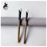 Pinceau de contour du nez Sickle Fan Snow fox en poils de chèvre mélangés avec manche en bois de santal vert, pour maquillage individuel, marque privée