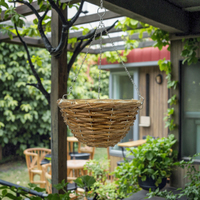 Support rond en rotin naturel en gros avec chaîne pour paniers suspendus de pépinière et de jardin (vente au détail)