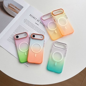 Fundas Magnéticas Translúcidas Degradadas Mate para iPhone 17 15 16 Pro Max 17 Air, Delgadas, Resistentes a Impactos, de PC Rígido - Product Image 2
