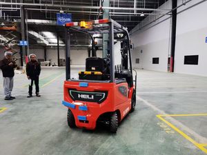 מלגזה חשמלית ליתיום-יון 2 טון עם תורן טלסקופי 4 גלגלים 3000 ק\\\"ג 2.5 טון סוללת מלגזה יונדאי - Product Image 2