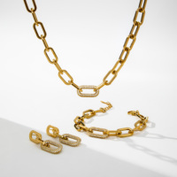 YF5144 Bijoux de mode plaqué or 18 carats en acier inoxydable, ensemble collier, bracelet et boucles d'oreilles avec chaîne épaisse à fermoir et breloque en zircon cubique