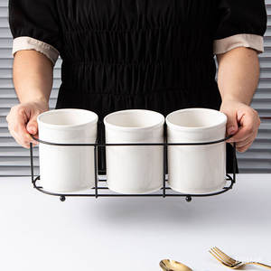 ที่ใส่ช้อนส้อมเซรามิก Df1605 พร้อมชั้นวางเหล็ก สีขาว แก้ว 500 มล. และแท่นเก็บของสำหรับชุดภาชนะบนโต๊ะอาหาร - Product Image 4