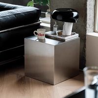 Table d'appoint carrée en acier inoxydable de luxe italien, table d'angle minimaliste moderne pour salon, table basse design