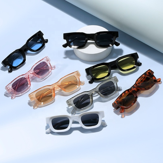 Men Luxury Vintage Design Sunglasses Leopard Small square PC Sunglasses Black Thick Frame Classic Sunglass Manufacturer