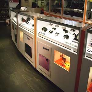 L'arrangement de présentation de <span class=keywords><strong>bijoux</strong></span> de marque ONI Shopfitting haut de gamme en or noir avec lumière LED améliore l'ordre - Product Image 4