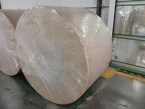 Rouleau de papier ciré PE double face de qualité alimentaire supérieure pour l'emballage de tasses à thé, sandwichs, gâteaux ou de gobelets en papier - Product Image 3