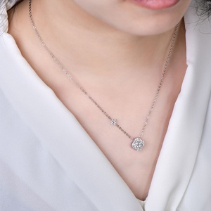 จี้สร้อยคอรูปใบโคลเวอร์สี่แฉกประดับเพชรโมอิสซาไนต์ทรงกลม VVS ชุบทอง 14K ไม่ลอกดำจาก Adodo Jewelry สำหรับผู้หญิง เหมาะสำหรับเป็นของขวัญ - Product Image 6