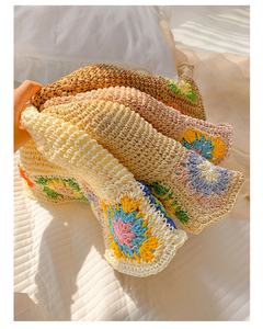 Chapeau Bob en Paille Creuse à Fleurs Colorées pour Femme, Protection Solaire Respirante pour l'Été à la Plage - Product Image 5